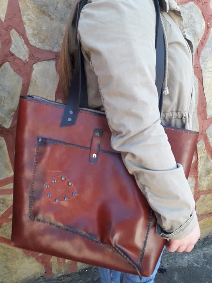 Ženska kožna tašna